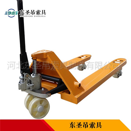防爆手動(dòng)叉車產(chǎn)品背面整機(jī)展示圖--河北東圣吊索具制造有限公司--小型攪拌機(jī)|石材夾具|液壓堆高車|手動(dòng)叉車